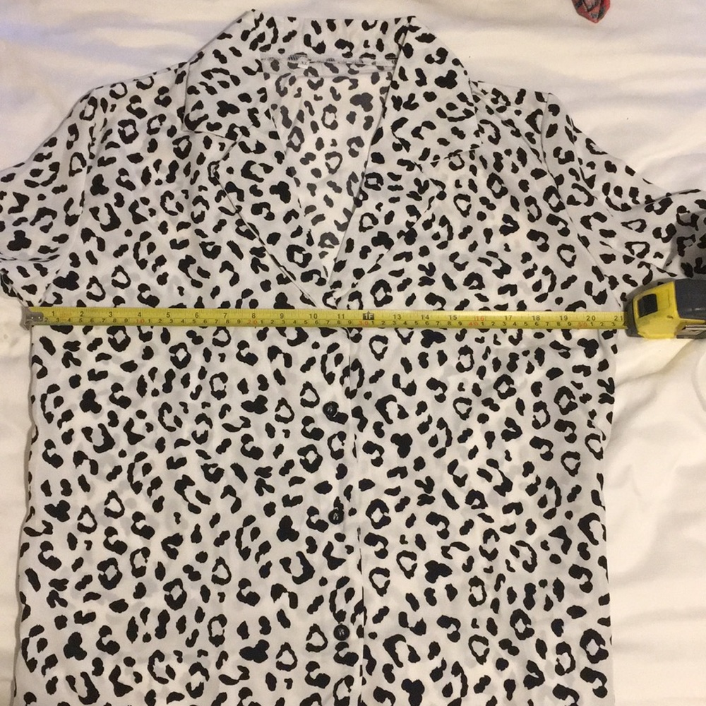 LAST ONE 2 TIMES HOST PICK Animal Print Shirt M/L - Picture 7 of 7